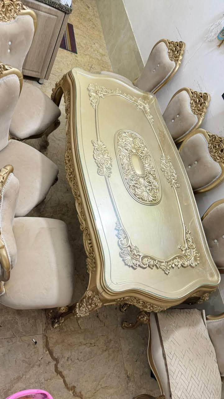 سلام عليكم ميز طعام فاخر يحتوي 8كراسي وصناعته مصري درجه أولى السعر 550 ألف قفل عنوان بغداد ***********
