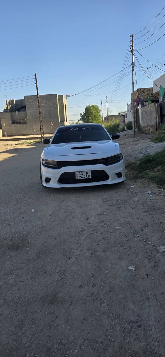 السلام عليكم جارجر للبيع موديل ٢٠١٨ 6400 سكات 
فول مواصفات عده الفتحه سقف اسود بلاد حاث بابين فقط بجم كبس السياره مصروف عليها جاهزه للاخير  صوت طرب بلادي 
باقي السياره كفاله مداور ثاني يوم رقم انكليزي السياره جهازه كبل لشارع ماشيه  86m حقيقي ***********
