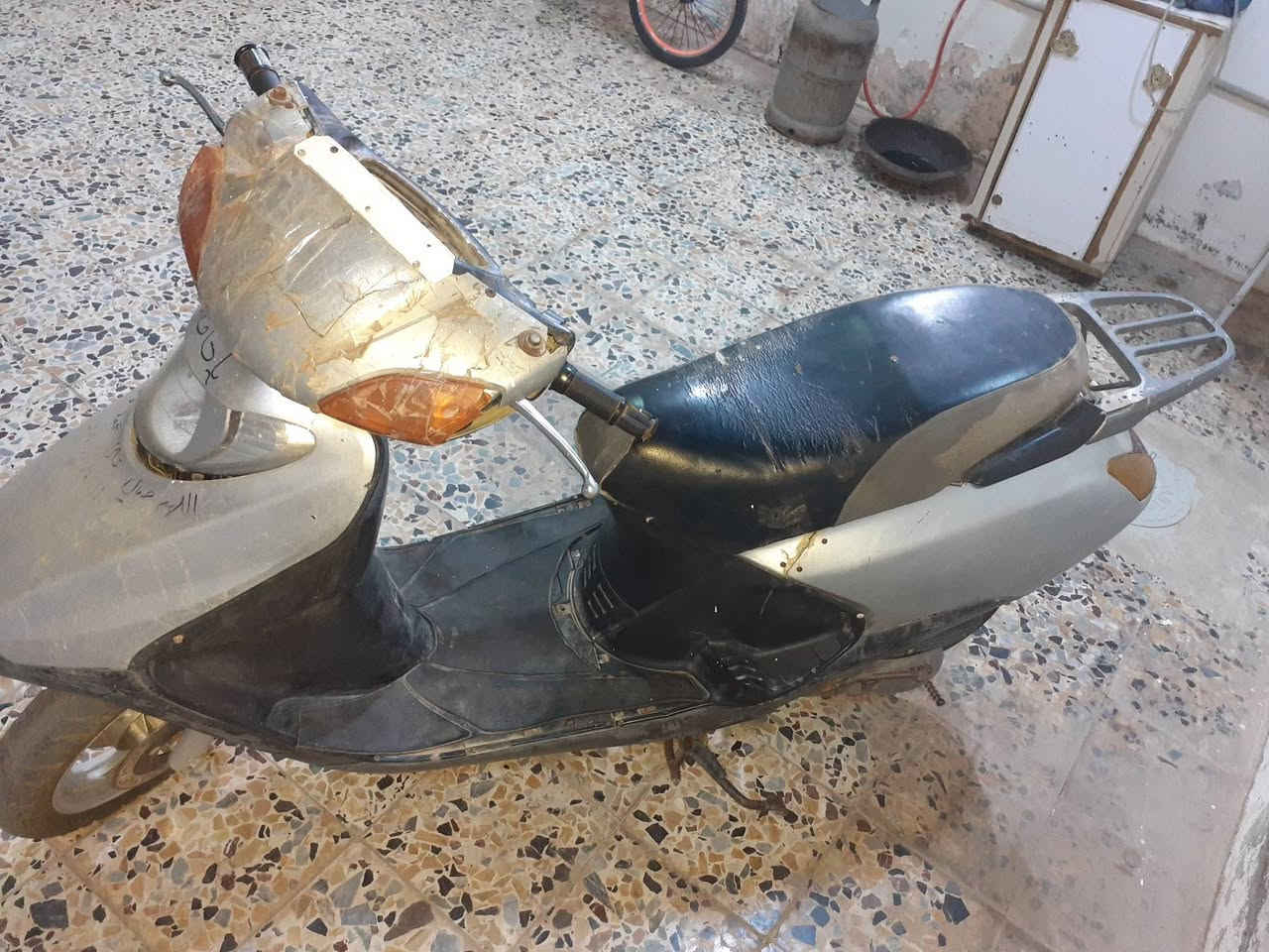 بسم الله الرحمن الرحيم
اللهم صلى على محمد وعلى ال محمد 

دراجة سبيس موديل ١١   
السعر ١٥٠ وبيه مجال
العنوان ميسان  مجمع السجناء السياسين 
للاتصال  واتساب
*********** 
متواجد ع الفيس
