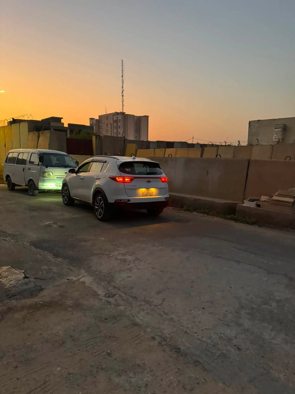 ألسلام عليكم
قطعة أرض للبيع ٧٥ متر في حي ألعامل في ألبستان

واجهه ٥ ونزال ١٥ 

***********
