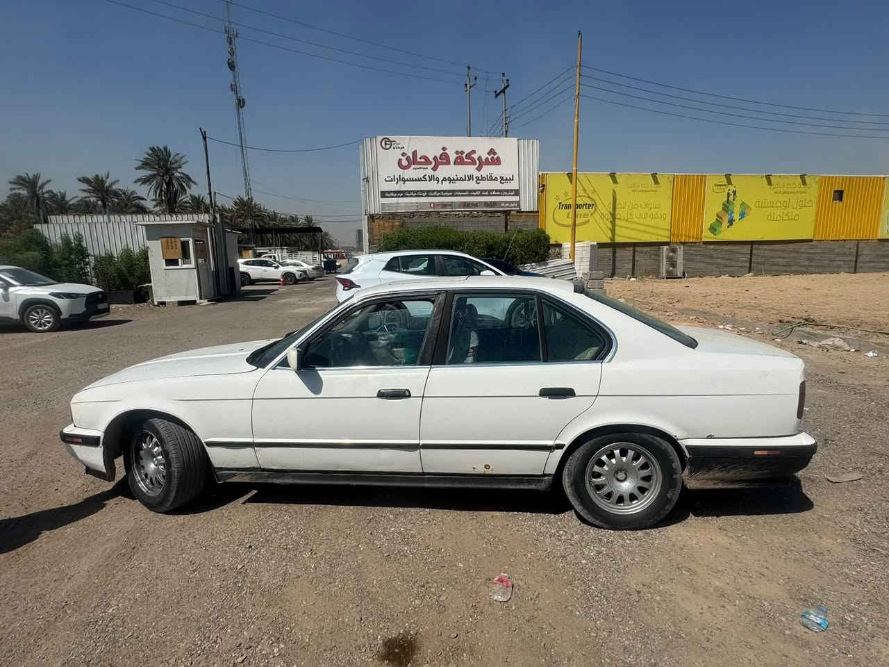 السلام عليكم بي ام 520i للبيع
موديل ٩٠ بأسمي تحويل مباشر رقم انكليزي قادسية مشروع وطني تحول بأي مكان 
مكينه مسكر اوتو  
تبريد ثلج
سلايد السياره بس ماتشتغل 
دعاميات M
تحتاج هزة الهزة سقطت بشهر السابع
السعر ٥٠ وبيها مجال 
عنواني بغداد جسر ديالى الجديد الكرغولية 
***********رقمي
