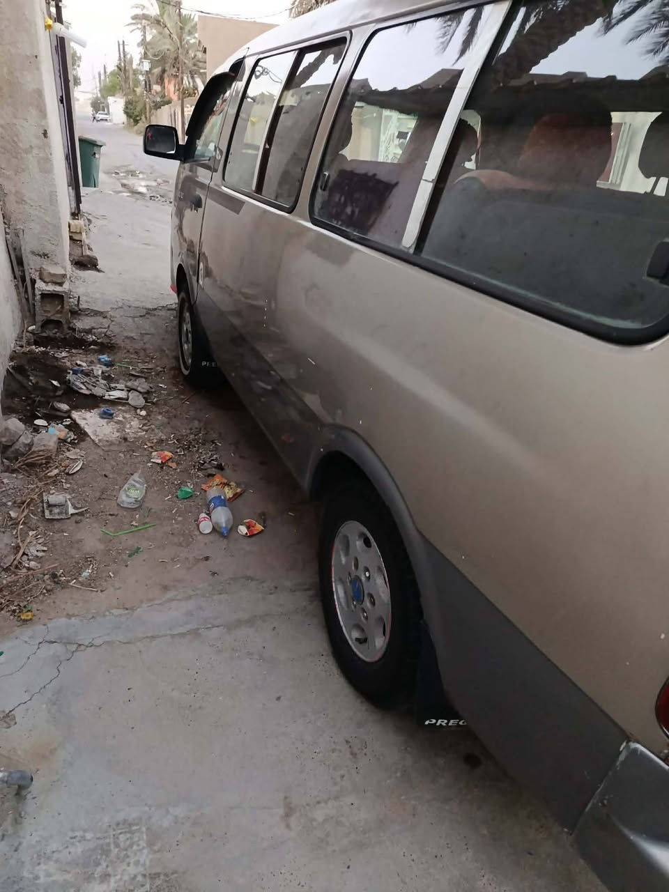 بريجو موديل 2001 سياحي اصل تخم تاير مكينه كير اكسل مكفول غرفه مدوشمه شواصي انظاف بس واحد صفحه سكن بيه اشويه تصليح مصفره هيأه وغرامه سياره جاهزه من كلشي سعر(80)وبيهه مجال قليل رقم تليفون[***********][***********
