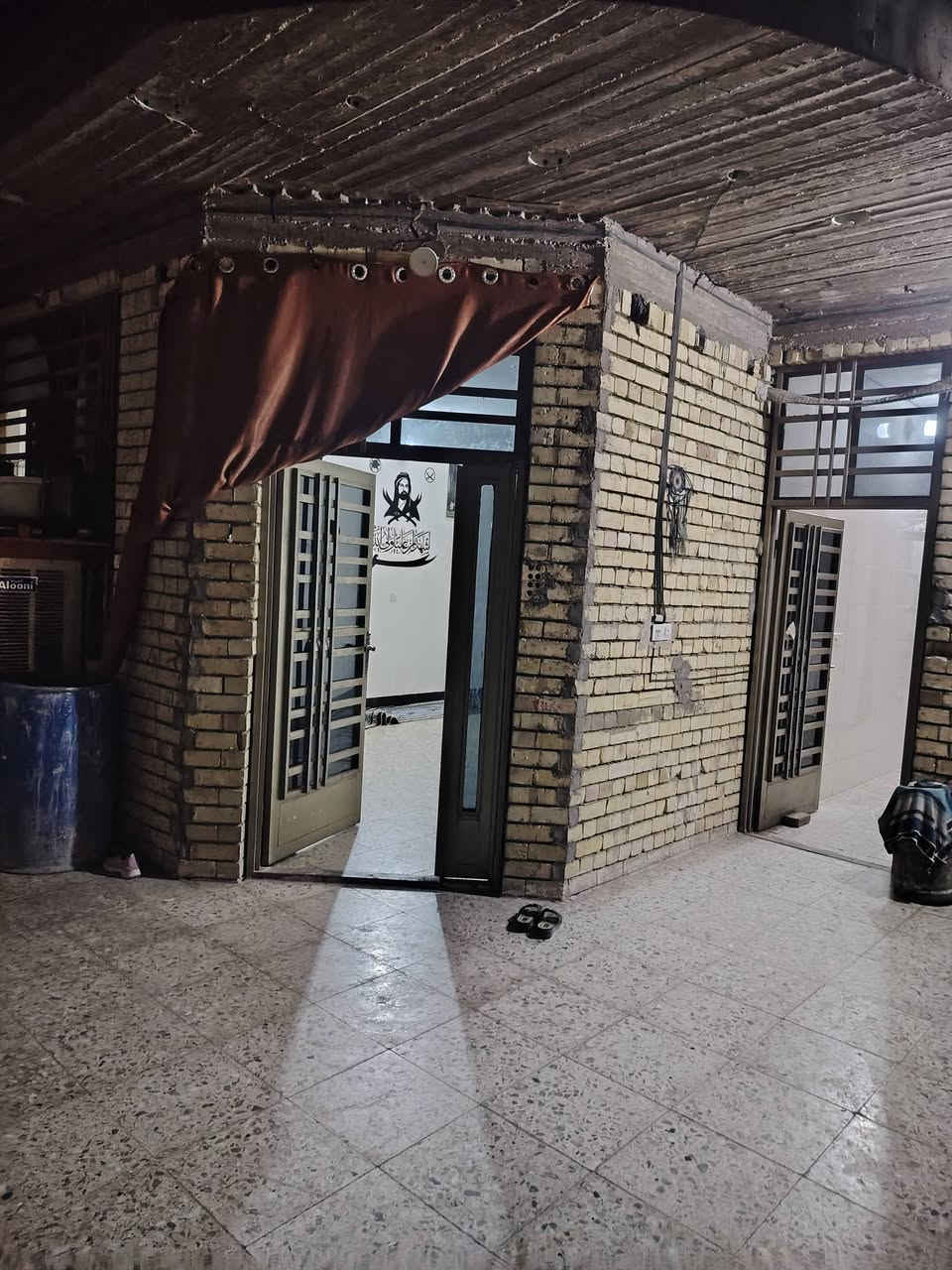 بيت للبيع المساحه ٢١٠متر
في العماري مقابيل حداية سيد خضير
منطقه حديثة البناء
البيت يتكون من استقبال 4*8
مطبخ بارد 4ونص*5
ومطبخ حار 3*2
الصاله 5*9
منور 1،50*3
منور1،5،*1،50
غرفتين نوم 4*4
بناء حديث طابوك والارضيه رفت
البيت جاهز سيراميك مع الكاشي 
السعر خاص الاتصال على الرقم ***********
اومراسلة الصفحه

