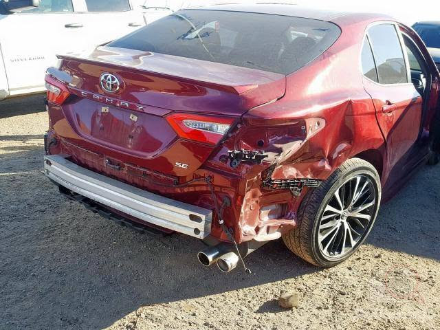 كامري ٢٠١٨ se بصمة جلد كشن كهرباء حادث مثل ما موضح بالصور وبالعراق الجاملغ الخلفي الأيسر بدون ايرباك ماشية ٨٢ ألف 
السعر ١٦٠ وبيها مجال بسيط 
العنوان / بغداد حي اور
الهاتف / ***********
