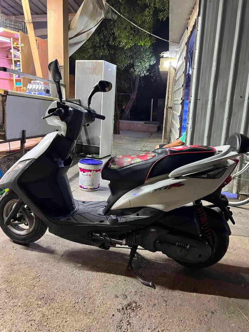 سلام عليكم شباب دراجه ثعلب للبيع نضيفه مثل البل صوره السعر 475وبيها مجال لطيبين المكان بغداد الشعله ***********
