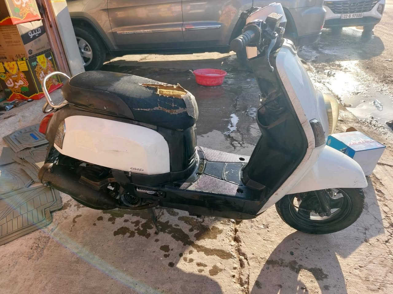 بوليس نوزل مفتوحة بس نصيفة اي عيب مابيهة كلهة شغالة السعر550بيهة مجال ***********
