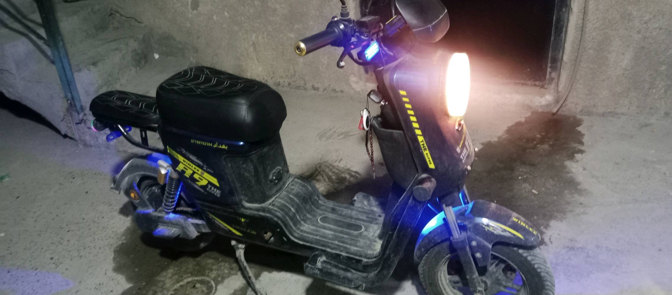سعرها400,000  
دراجه R9 للبيع نظيفه ما بيها شي بس اذا تريد تبديل تاير خلفي
هسه شنو موديل الـ R9 بالضبط؟ وإذا تعرف سنة الصنع شكد هي؟: 
2026
البطارية شلون وضعها؟ شكد تمشي بالشحنة الواحدة وبيها تبديل أو أصلية؟: 
ممتازه
وين موقعك بالضبط حتى يگدر المشتري يرتب فحص/استلام؟: 
بغداد الغدير 
غير تاير الخلفي، أكو أي ملاحظات ثانية بالجهاز أو بالفرامل/الكهرباء/الشحن؟: 
لا 
السعر 400 ألف ثابت لو بيه مجال بسيط على السوم؟: 
بيه مجال 