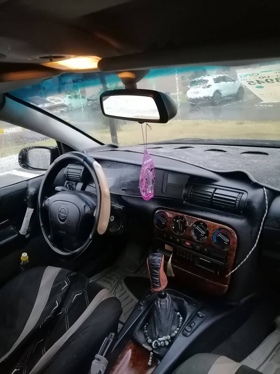 اوبل اوميكا بزون ١٩٩٤ رقم نينوى انكليزي مسطرة محرك حجم ٢٠ قبغ اسود كير عادي سنوية جديدة بسمي تدفئة بدون تبريد السعر ٤٥$ وبيها مجال الاتصال على زين *********** الاتصال ***********
