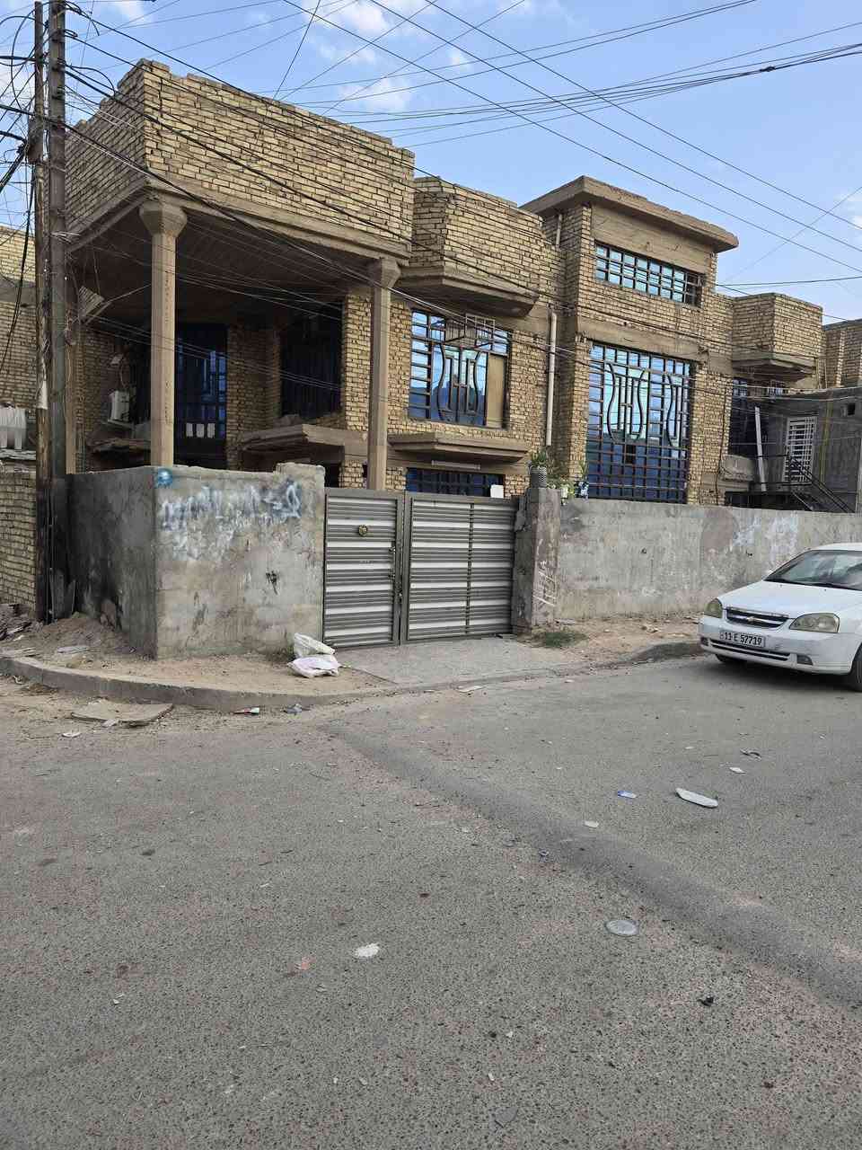٢٠٠م • ٤غرف • شارع أبو عزرائيل
