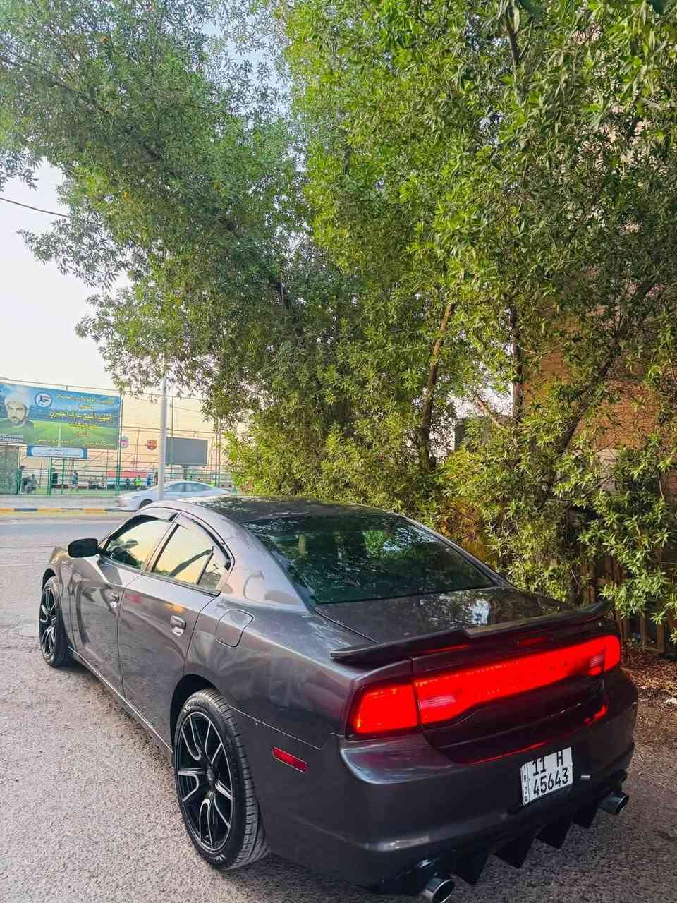 فقط نقد
السعر 114 وبيها مجال
جاهزه ع اخر حبايه كير مكينه حداديه بالكارتون ترايك الهلك 
جارجر 2013 موصفات عاديه
بيها صبغ عام سونار مرفق بالمنشورً
مكاني بغداد 
للاستفسار ***********
