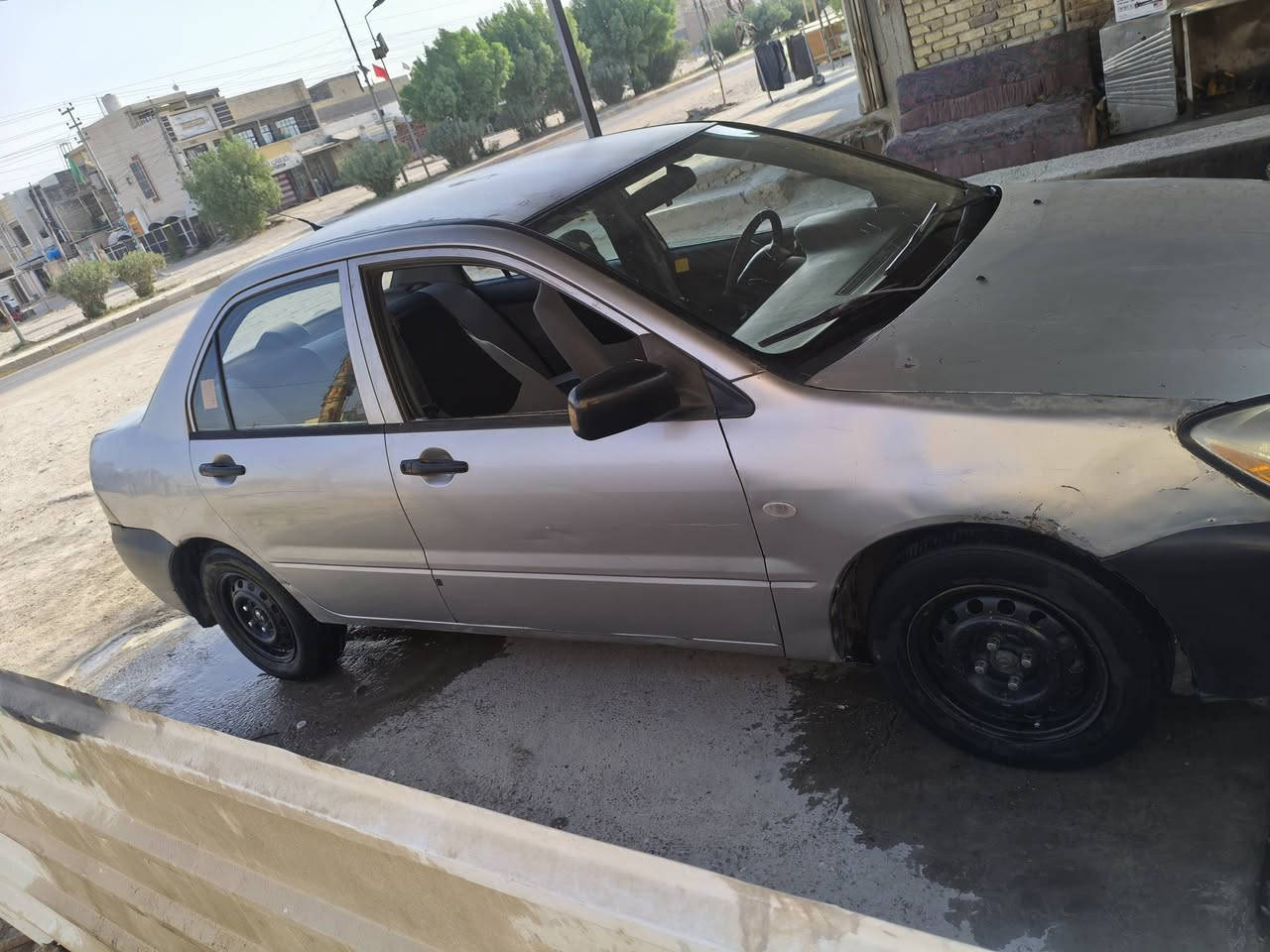 السلام عليكم مسيبوشي لانسر 2010 رقم بغداد الجديد سياره بلاديه بيها جاملغ امامي مبدل اصلي مكينه، 2000 مكينه بيها تبخير تبريد عاطل تحتاج ترتيب شويه السياره مهموله السعر 60 مكانها بغداد التاجي للاتصال ***********
