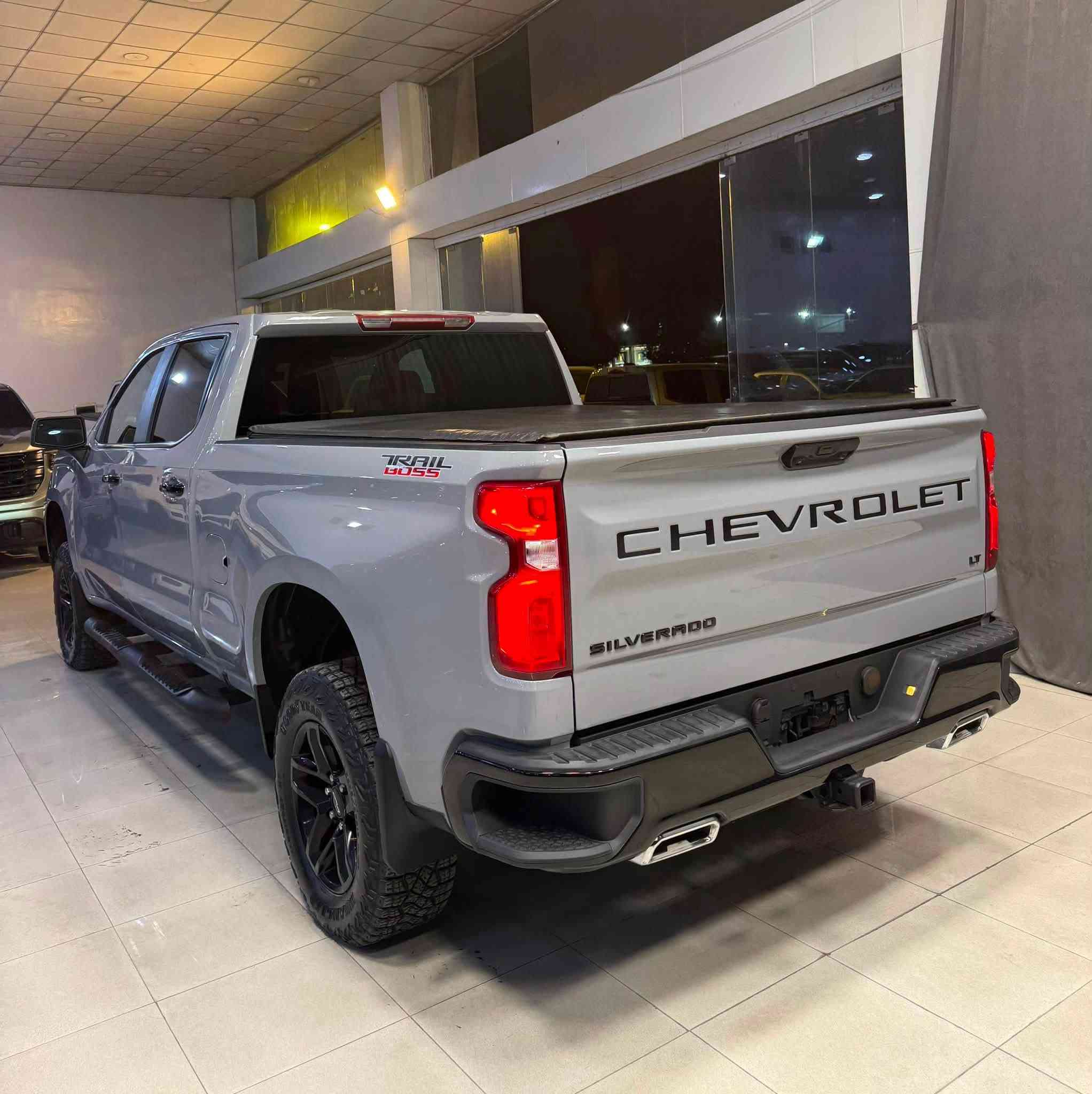 Chevrolet Silverado 
2024 LT Trail Boss
V8 - 5.3L - 4x4
محرک دیزل - گاز

بسمە و شغال
شاشە و کامیرە
لایت لید
بگ لایت لید
کوشین کهرابایی
کوشینات هیتر
سوکان هیتر
رادار
باب طویل
بودی طویل
ویل ١٨

17.000 mile
3 قطعە صبغ
سعر 320 ورقە

معرض ( مەدینە ) اربیل شارع ١٠٠م
***********
***********⁩⁩⁩
