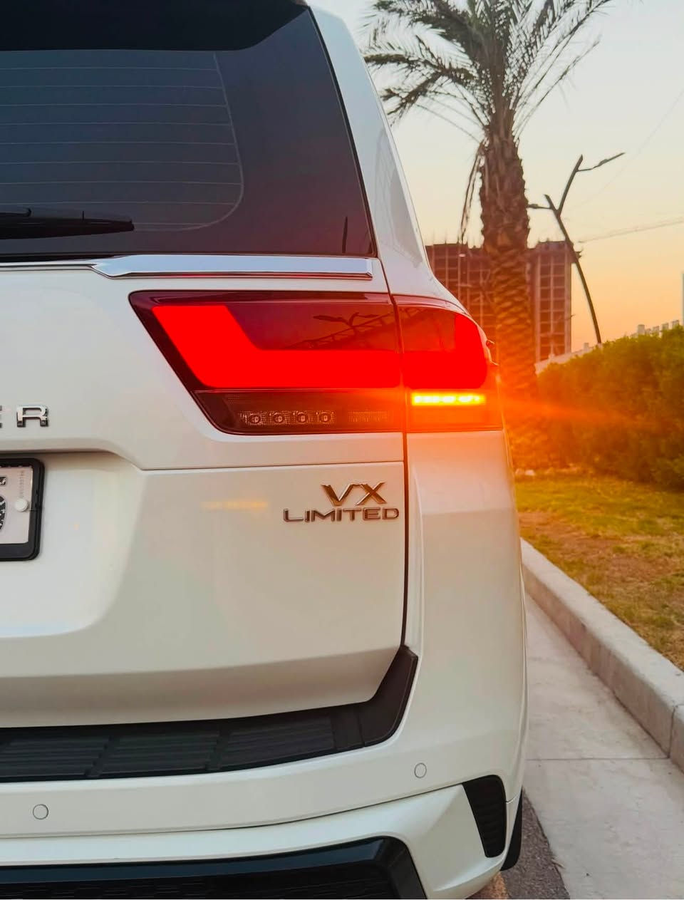 سلام عليكم لانكروز 2024أخت زيرو ❤️
بريم VX Limitedلمتد  فول واحد على واحد 
حتى بوب شفط VX لمتد أصلي 
سيارة على أيدي من زيرو 
￼
مرقم بغداد بسمي 

بعدهي فابلون شركة  /هوك ما مشدود 

ماشية 15ألف  زيرو على وضع شركة 
مكفولة سيارة على وضع وكالة 
عدة وكتلوكات ما مستخدمة وسمعات 
‏وأرضيات بعدهم كامل ملحقات 
موصفات معروف موصفات VXبريم 💙 لمتد اصلي 
محرك V6 4000تنفس طبيعي 
لحايه أمامي خلفي بلاد 
ولد بشباك بلادي اصلي 
لايت ثلاث عدسات يصعد وينزل 
مانع تصادم أمامي /رادار خلفي 
نقطة عمياء بل مري / مري قلاب 
كراسي أمامي خلفي كهرباء /مقاعد تدفئة تبريد /شاشة بل حجم كبير أصلية 
4كامرات محيطية 360درجة 
كشن صايق ذاكرة خزن ميموري 
سماعات 👌 JBL /صاج /ثلاجة /مودات قيادة 
شاحن لاسلكي /تشغل عن بعد /ترحيب 
صندوك كهرباء/ شاشات خلفية أصلي تطبيق 
سبايدر خلفي شمعة/ كراسي 7راكب كهرباء 
حساسات أمامي خلفي /مري تعتيم 
زراك لايت /سيارة 5بصمات دخول ذكي 
سايد بريك بصمة /كار بلي /أوتو هولد 
عتبات أبواب أمامي وخلفي مضيئة 
تبريد خلفي تحكم شاشة مناخي 
فور ويل درايف /أنارة داخلية 
مرايا داخلية تعتيم AUTO
نظام ألغاء الضوضاء /أنارة محيطية 
نظام تعليق هوائي /فرامل وقوف ذاتي 
تحذير مغادرة عن المسار /حساس مطر 
موصفات عديدة 
دهن قبل 10أيام مبدل غير بانزين محسن ما تشوف كلش معتني بيها سيارة 
‏بالعافية على يخذها 
السعر 745ورقة  وبيها مجال قليل جدن  
وسعرها بخواتها كلش مناسب  
عنوان الكرخ بغداد شهداء السيدية 
رقمي ***********

شرط سيارة وين ما يعجبك تفحص
