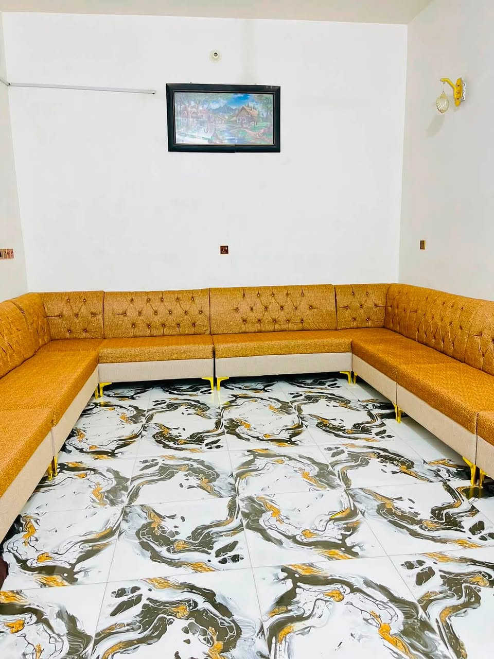 بعده بلباكيت استعمال شهرين فقط
🔹👌🔹

ديوان تفصال 20 مقعد 750 وبيه مجال .. مكاني الاسكان العسكري قرب مدرسة الرونق *********** وتساب
