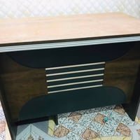 ميز مكتب • للبيع • قابل تفاوض