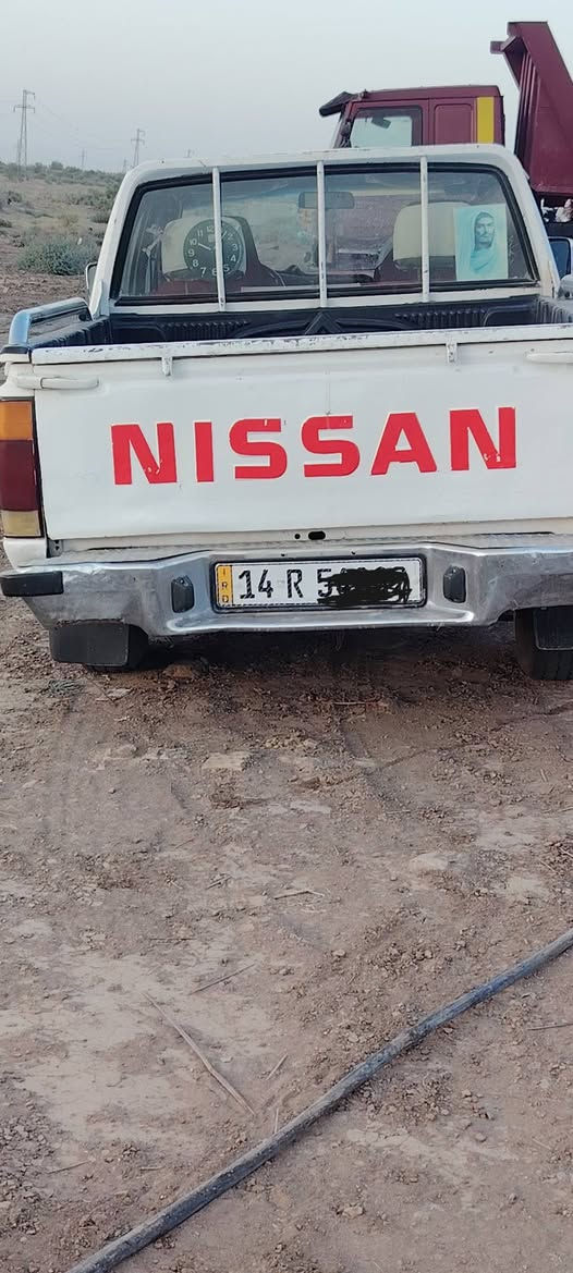 السلام عليكم سيارة نيسان للبيع
موديل 98

محدث20002

سيارة صبغ عام

بدون ضربة

طخم تاير

حدادية. اكسن

سيارة بسمي

رقم نكليزي

لغاية واحد تلاثين

رقم صاحب السيارة
***********
