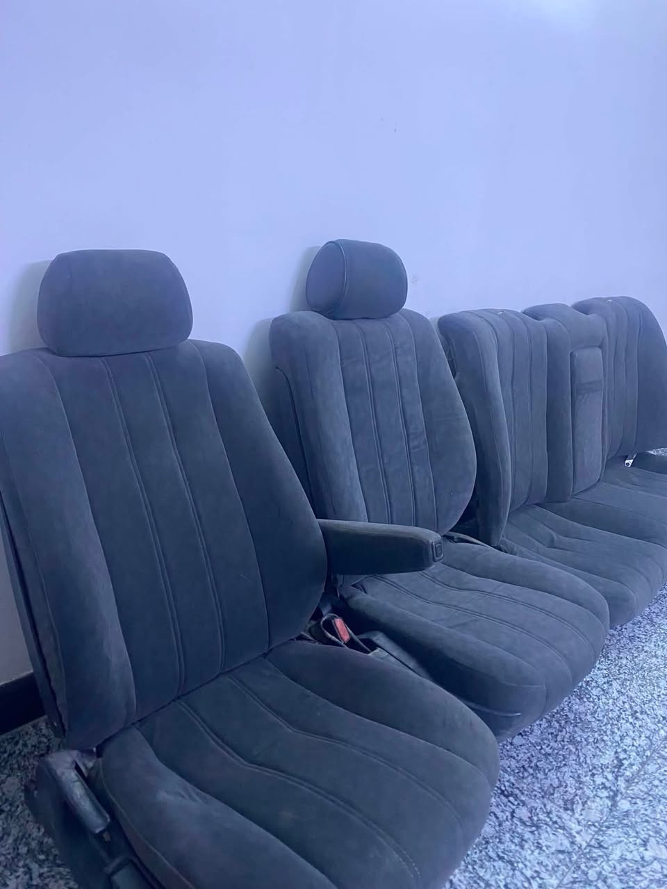 للبيع كشنات bmw500 مخمل جدد لوك 
السعر ٤٥٠ الف مكاني حي الاعلام للاستفسار الاتصال على الرقم ***********
