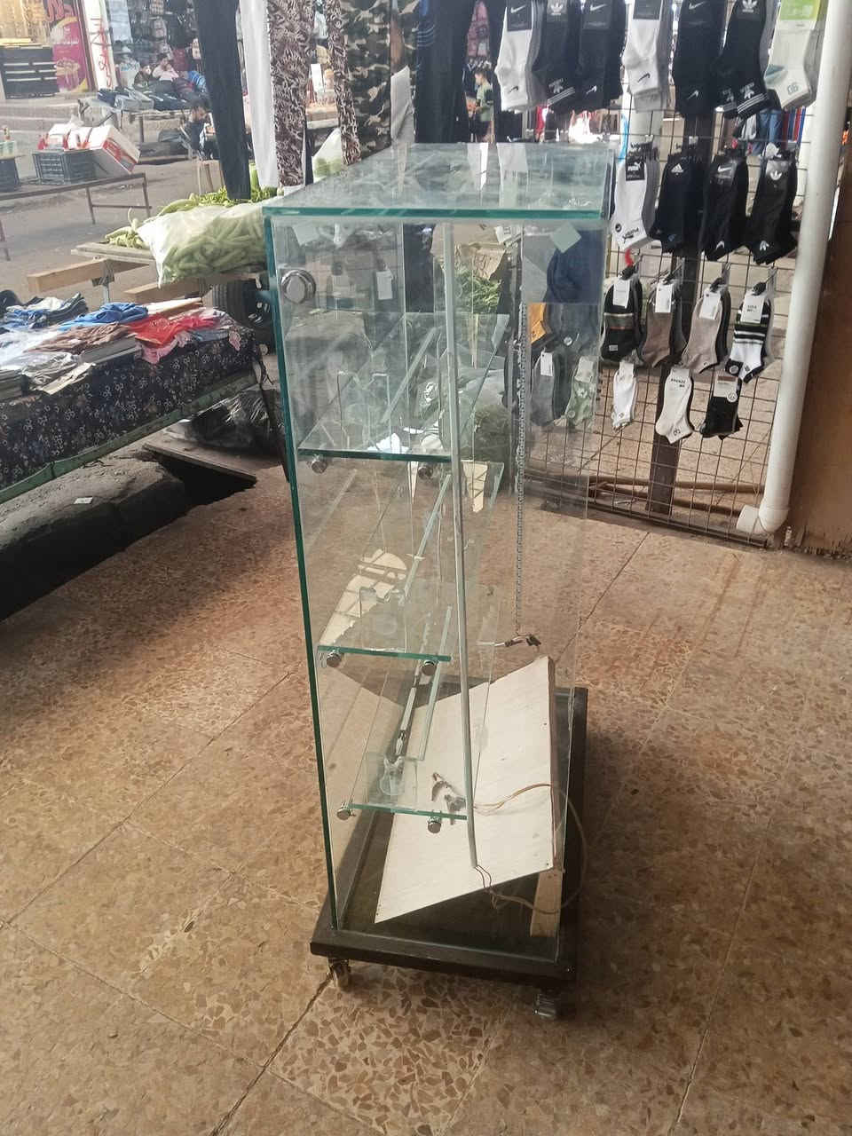 جام للبيع  طول 138 عرض 80 عرض الرف 40 
موصل رشيديه سوق الروضه *********** 
***********
