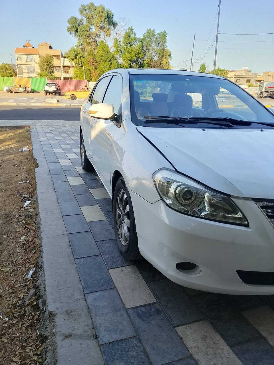 بي وأي دي ٢٠١٣ للبيع
السيارة خير من الله مكينه و كير 
مكفولة مابيها ضربه و لا صبغ 
مكينه وكير بلادي مال شركه اوتماتيك  فول مواصفات  ترحيب بصمه فتحه اشاير بل مري ويل كب  صدر جديد امامي خلفي كهربائيات كله شغالة  تبريد شغال
السيارة باسمي  رقم بغداد نكليزي. هزة جديده مصفر غرامه شرط تحويل  رايدها ب 42$ ورقة بيها مجال قليل 
رقم الهاتف ***********
بكاني بغداد مدينه الصدر
