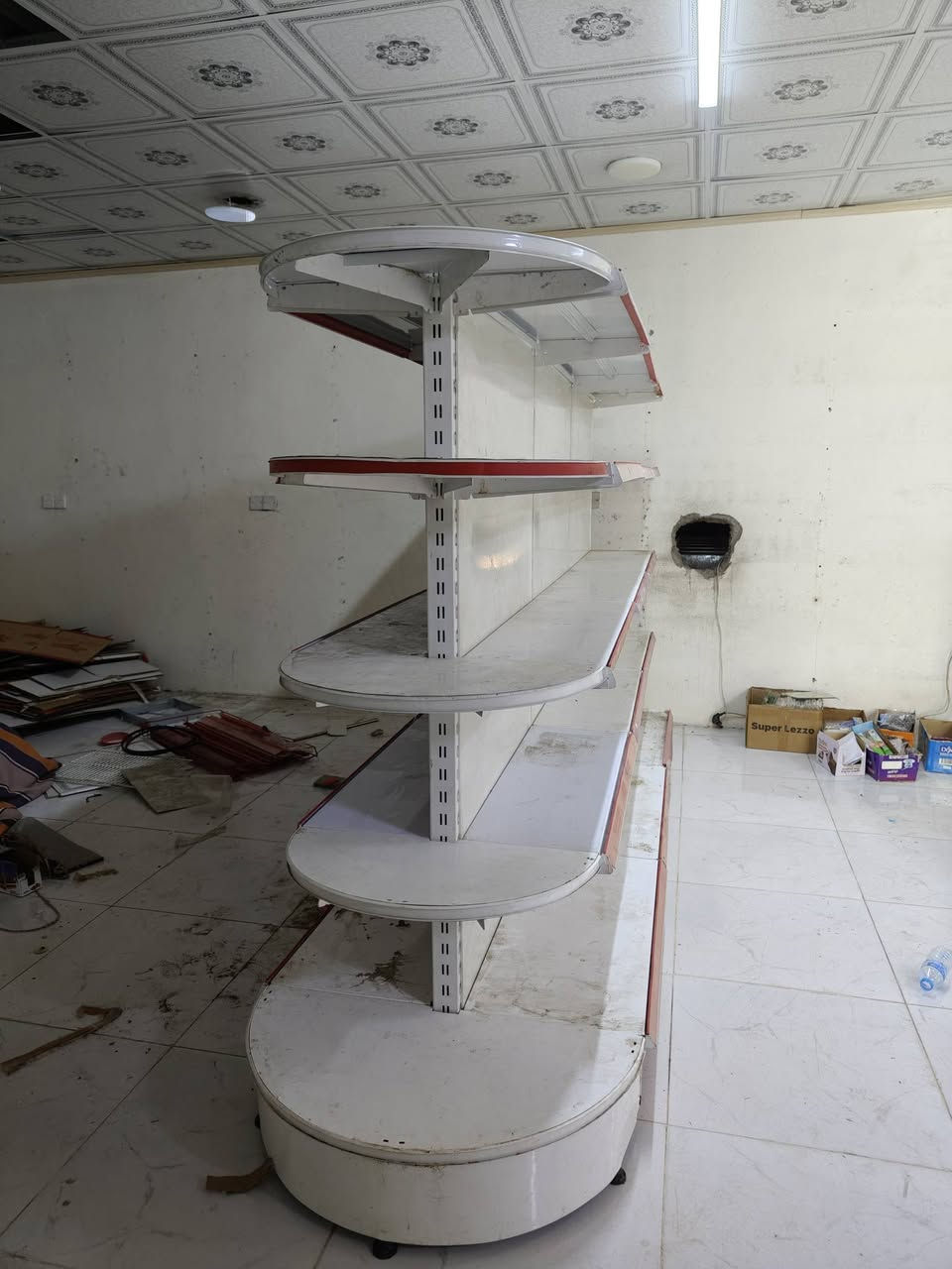 سفينه للبيع العنوان الموصل
سفينه نضيفه بس يرادله غسل 
الطول 3 امتار ارتفاع 190عرض الرف 30  
السعر 400 او بيه مجال قليل
استفسار اكثر خاص او علا الرقم 
***********
***********

نص مكتوب في الصور:
- POCO F8 Pro 2026.09.14 14:39