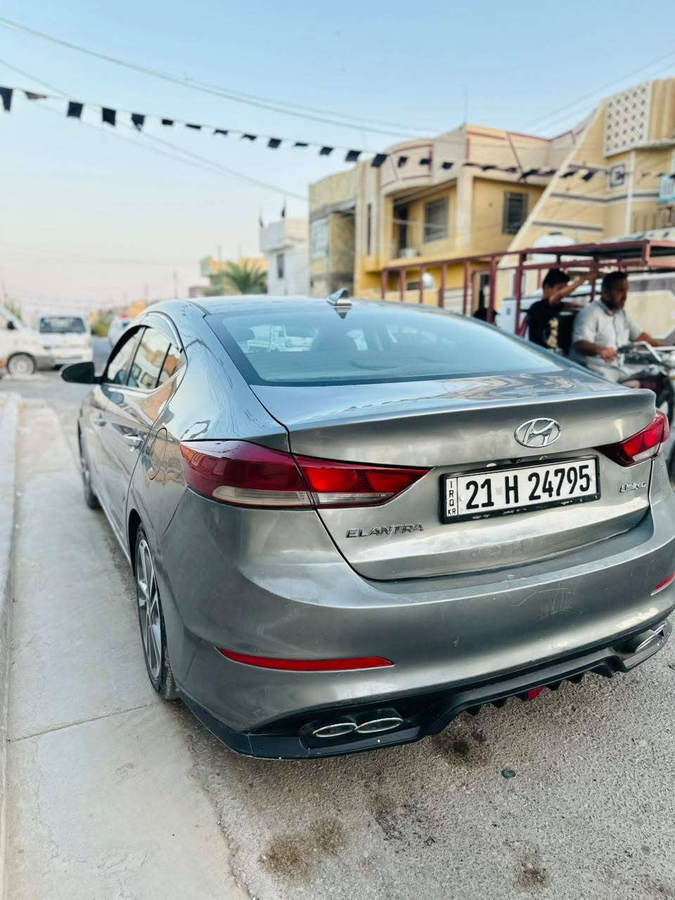 النترا موديل 17 
فول لإدارات 
تحكم استيرن
تحكم قياده 
كشن كهربائي 
شياير بل كريم
نضام ترحيب
محرك 2000
گير  Rt
فول معدا فته
بيه بنيد وربع من قبق لجنطه
والباقي كفالة السعر 110 وبيه مجال 
للاستفسار الاتصال ***********
