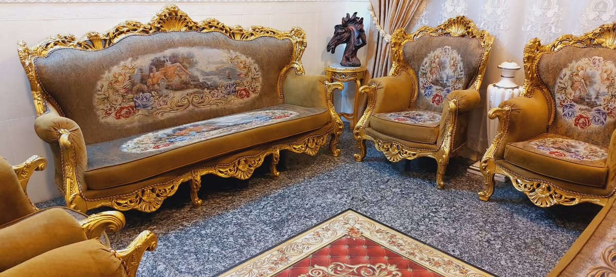 تخم زان مصري عشر مقاعد مع سيت طبلات مرمر بغداد الشعب ***********

