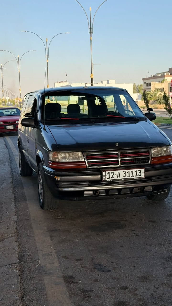 السلام عليكم
كلايزر 7 راكب موديل 1992 
مكينة 3300 كير. مال 2000 مشدود جديد 
سنوية جديدة هزة جديدة 
مكينة وكير شرط 
طخمة عل نص 
باتري جديد 
كهربائيات شغاله 
تبريد نقص كمبريسر 
المكان موصل حي الانتصار 
السعر 35 وبيها مجال للطيبين 
***********
