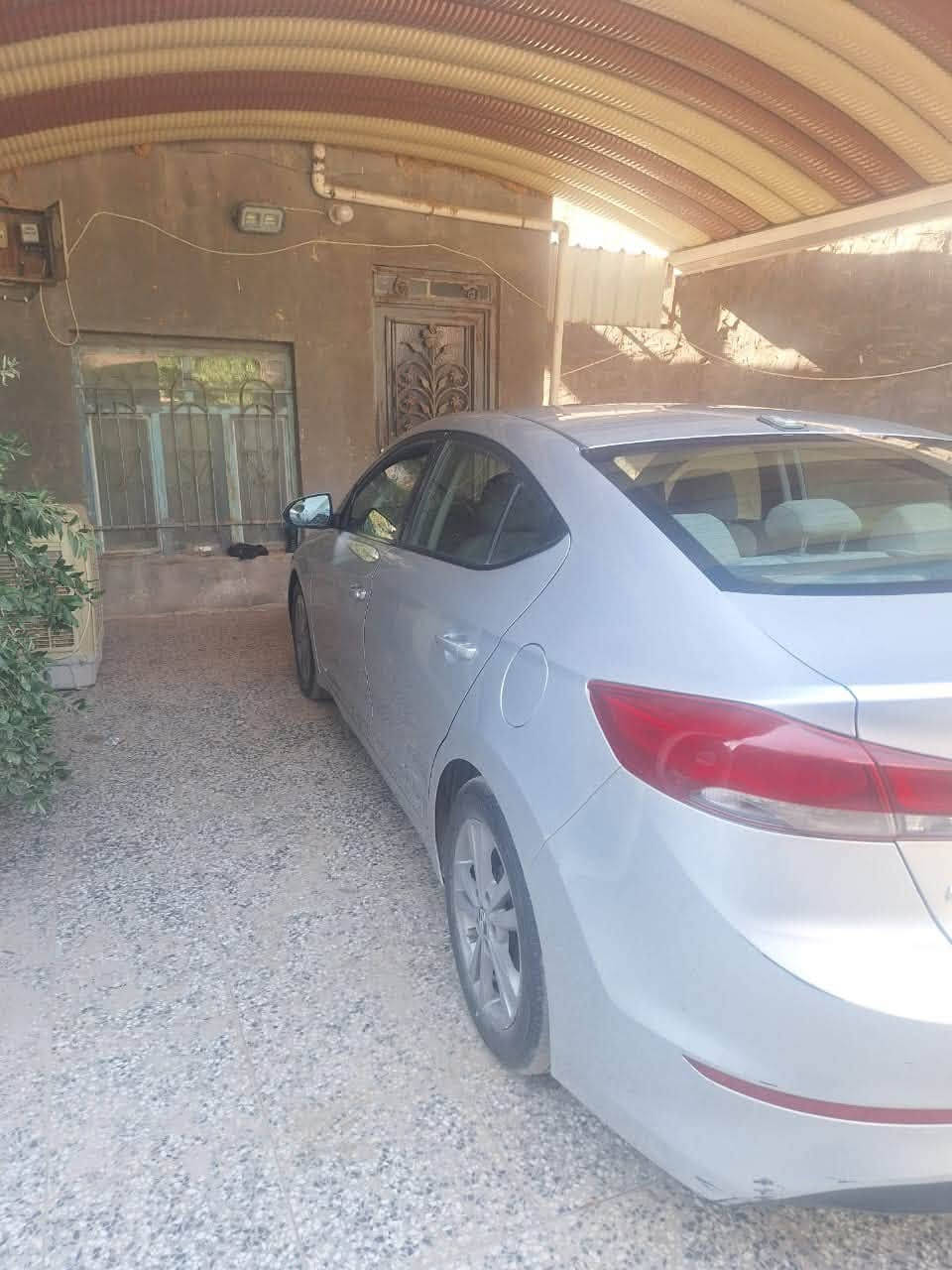 النتره ٢٠١٧ وارد أمريكي   السياره  مكفوله من الصبغ والتبديل  بيه بارد شويه محرك ٢٠٠٠ دوش سعر 112وبيه مجال  مكاني كربلاء طوريج  مكلف بل نشر ***********
