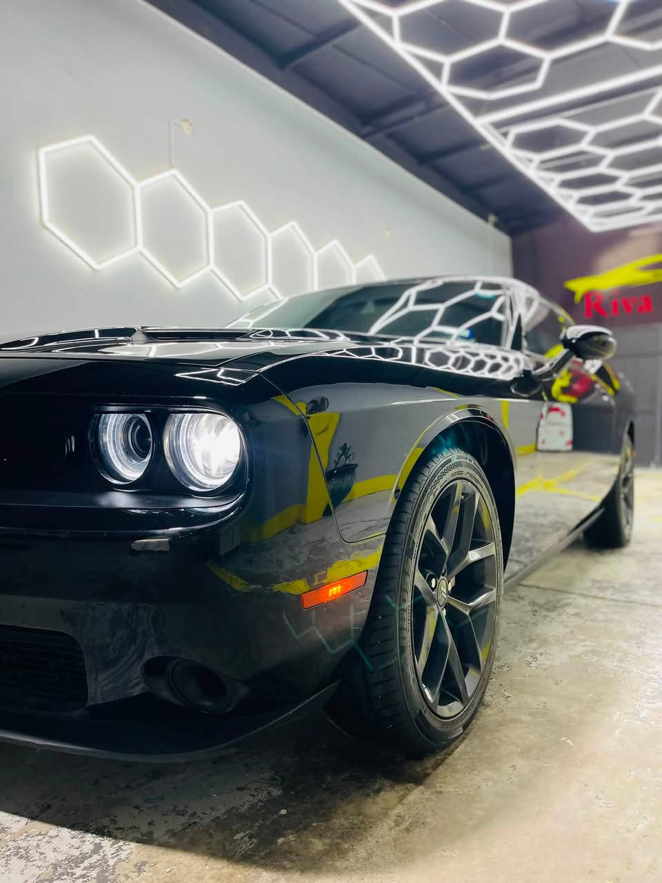 دوج تشالنجر SXT 2022 بلاك توب
للبيع او المراوس 

 محرك 6 سلندر 3600

 كير أوتوماتيك 8 سرعات 

مواصفات السيارة

•  شاشة وسط

•  كاميرا خلفية

•  مثبت سرعة ذكي

•  ويل 20 بلاك توب

•  إضاءة LED 

•  السياره ماشيه 62 الف كيلو متر  

•تايرات تخم جدد وادامة مكينة السيارة بدون اي نقص  

•كير محرك كهربائيات صدر تبريد كفالة

 حادث السيارة كلش بسيط طخة بسيطة من جوا بالفرممة ومبدلة بوحدة تفصيخ فقط

الگشر مكفول من الصبغ والتصليح عدا رصعة بسيطة بالجاملغ الخلفي 

 السياره رقم بغداد باسمي تحويل مباشر 

مكان السيارة ديالى بعقوبة
***********
