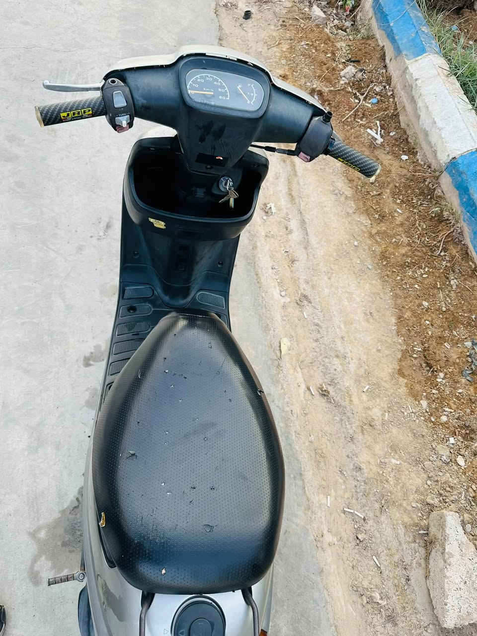 دراجه معروضه للبيع
مكينه كبس كابريته بلاديه 
الشراي يتصل ***********
