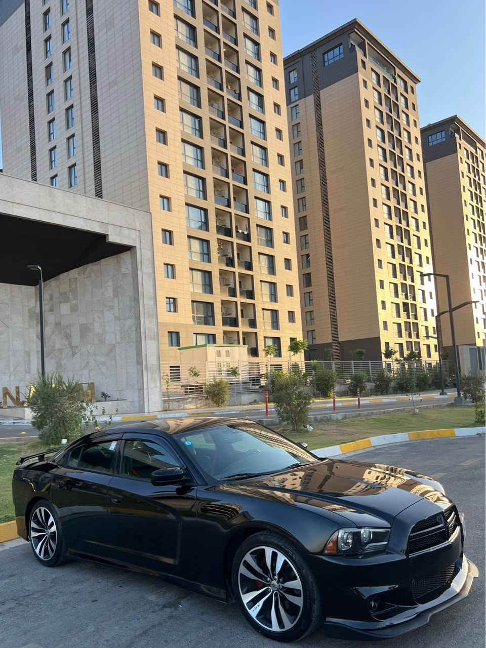 Dodge charger 2014 RT.
جارجر 2014 RT كت كامل SRT

محرك 5700 مبدل جديد مال موديل 22
ماشيه130 mi 

المواصفات
كشنات حظن 
المقاعد الامامية كهرباء 
كشنات الامامية تدفئة +تبريد
ويل 20 اس ار تي SRT
تشغيل عن بعد
شاشة واوبشات SRT 
4 انظمة قيادة
الشاشة جبيرة 
كامره خلفية 
وباقي مواصفات معروفة

الاضافات
منظومة غاز ايطالية
كاجكان srt
عدسات لايت SRT اصلي
بلكات ريسنگ 
فيت بم ريسنگ
مراوح srt
كزوزات srt يم علي الوادي
برمجة عقل وكير ومكينه مصطفى ايكل 
______________
الحادث : جاملغ خلفي وبيها صبغ مكانات ابيع حزام 
بس هيه مو حزام 
بدون ايرباك 
بدون شاصي بدون لغد 
مكينه وكير كفالة
ملاحظة: سياره مسويله سيرفس كامل ادمه منضومه الاحتراق + دهن جديد + باتري  جديد + بوليش +صدر جديد+ تخم تاير تو سايز السياره جديده بل كارتون تراي زيرو شرط

رقم بغداد الجديد بسمي وسنوية وهزة جديدة تحويل ثاني يوم
مكاني بغداد حي جهاد

السعر 129 ورقه. 
الاستفسار  *********** بغداد, العراق
