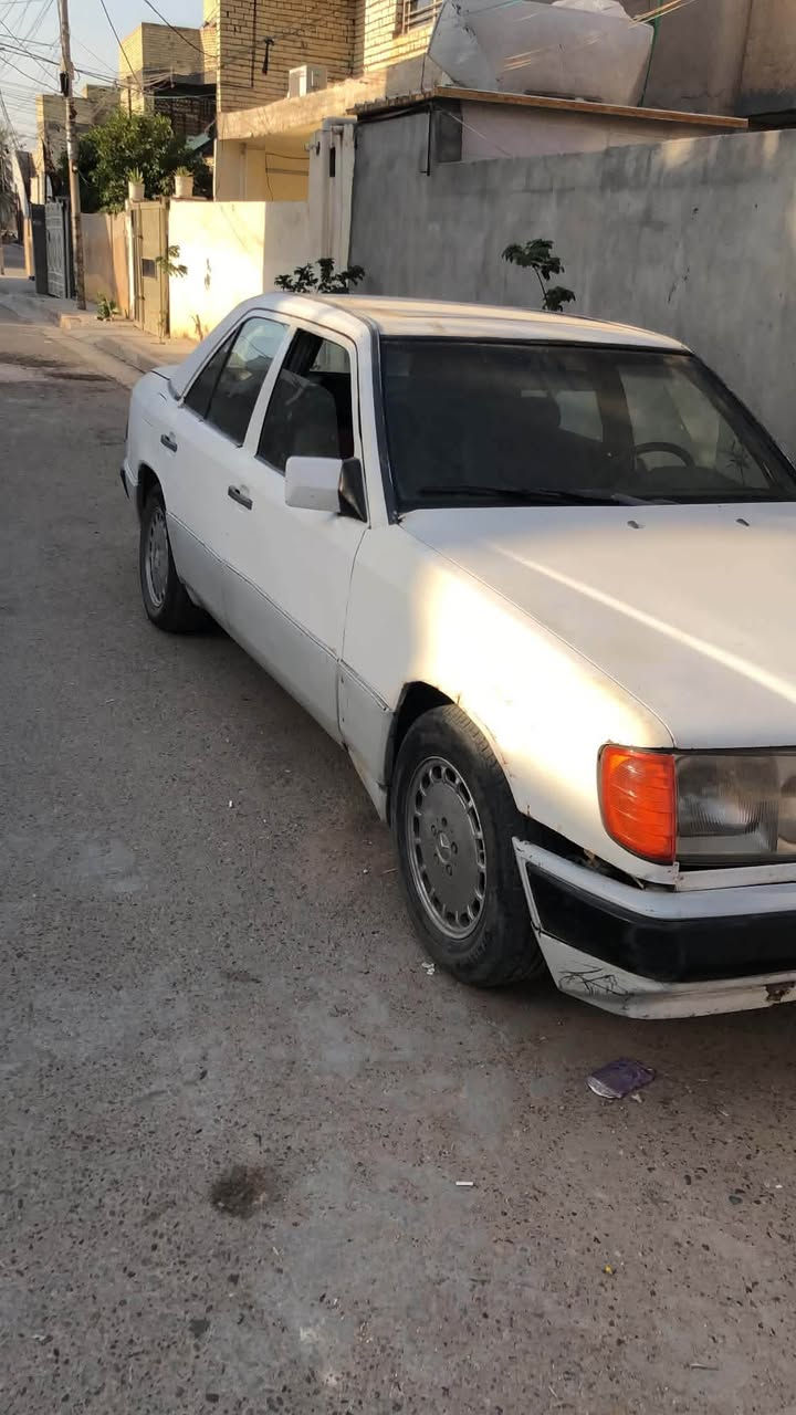 السلام عليكم، اعيد النشر بسبب الوعود الكاذبة،

اخوية اقرا المنشور قبل لتتصل،للبيع مارسدس دب 87

سيارة باسمي ورقم بغداد دولي 

السيارة جانت تشغل كير ومحرك كلشي ما بيهن

بس من طكت القاعدة صار بيها طبك ومشتغلت بعد،والصور كدامك يعني سيارة متمشي تجي تاخذها بكرين.

مكانها بغداد قضاء المحمودية

ب19$ وبيها مجال

للاتصال والاستفسار 

‭ ‭***********‬

