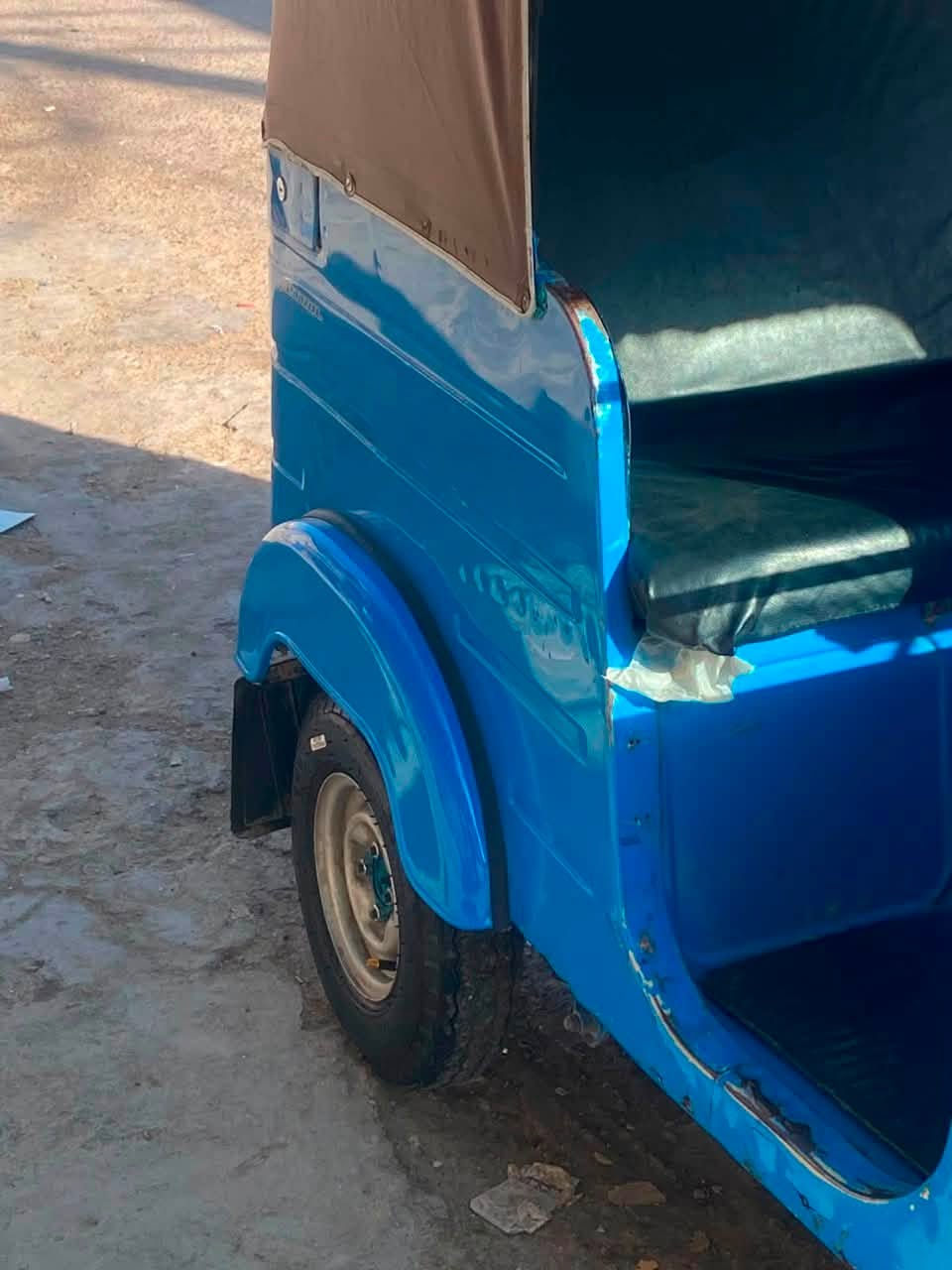 تكتك البيع موديل عشرين رقم وسنويه شرط التحويل 
تكتك تجفيت جديد عام بيها ظربه با الدوسه اليسره 
وراجعه بارد والغود بيها طخات ومكحله والباقي بلادي 
العنوان بغداد البلديات 
السعر 7000 
***********
