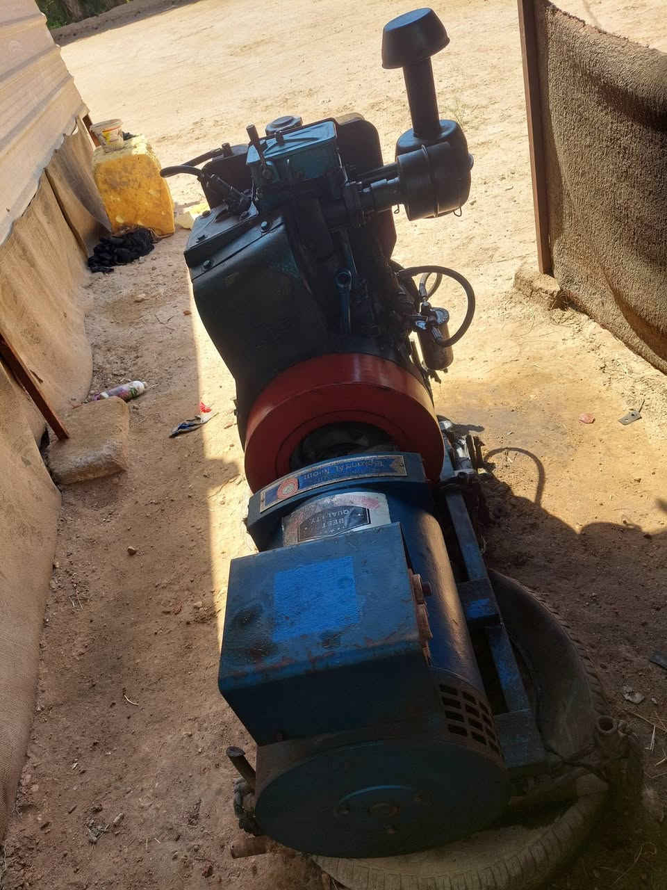 مولده ماطور هندي ابو 10 حصان شركت اماجد وراس توليد 7ونص كيفي يعني 40 انبير مولده جديده ومامفتوحه عله وضع الشركه وما طابه تصليح السعر بمليون العنوان السماوه ناحيت الهلال ***********
