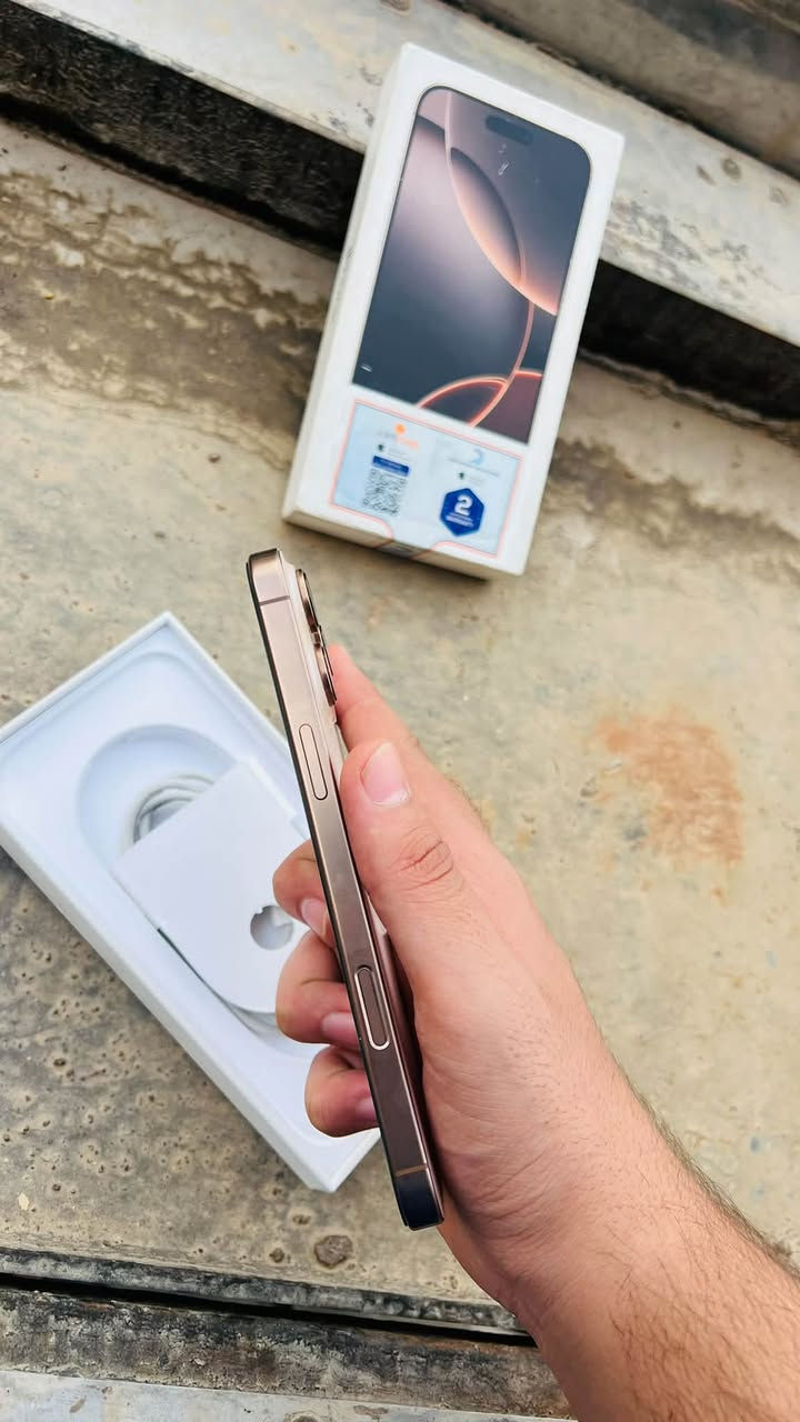 ايفون ١٦ برو ماكس • ٢٥٦ • بطارية ١٠٠٪