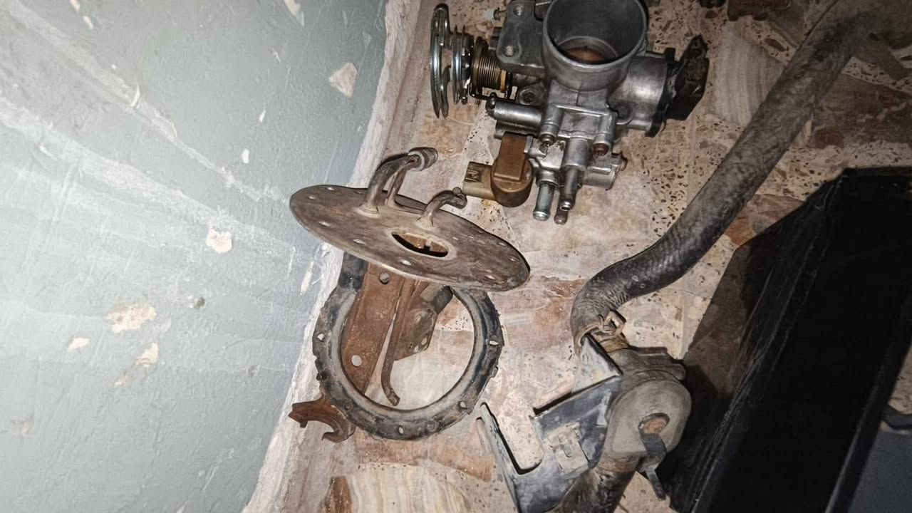 جويتر عدد ثنين
واير لك اصلي
طوافات 3
باور ستيرن
تخم نوزل اصلي حاويه
شريط ستيرن  اصلي 
حساس مابي سنسر اصلي
حساس طرق او دوانز
كلهن حاويه ونظاف
ابيع شلع وسعر مناسب 
بغداد مدينة الصدر 
***********
