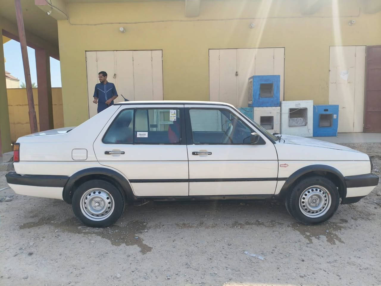 سلام عليكم سياره جيته رقم كركوك كير محرك شرط صدر جديد وتايرات جديد سنويه لل2031 موديل 1991هزه جديده كهربائيات كله شرط العنوان صلاح الدين الشرقاط سعر 30  كلو وضع شركه يرهم مراوس حسب القناعه رقم الهاتف ***********
