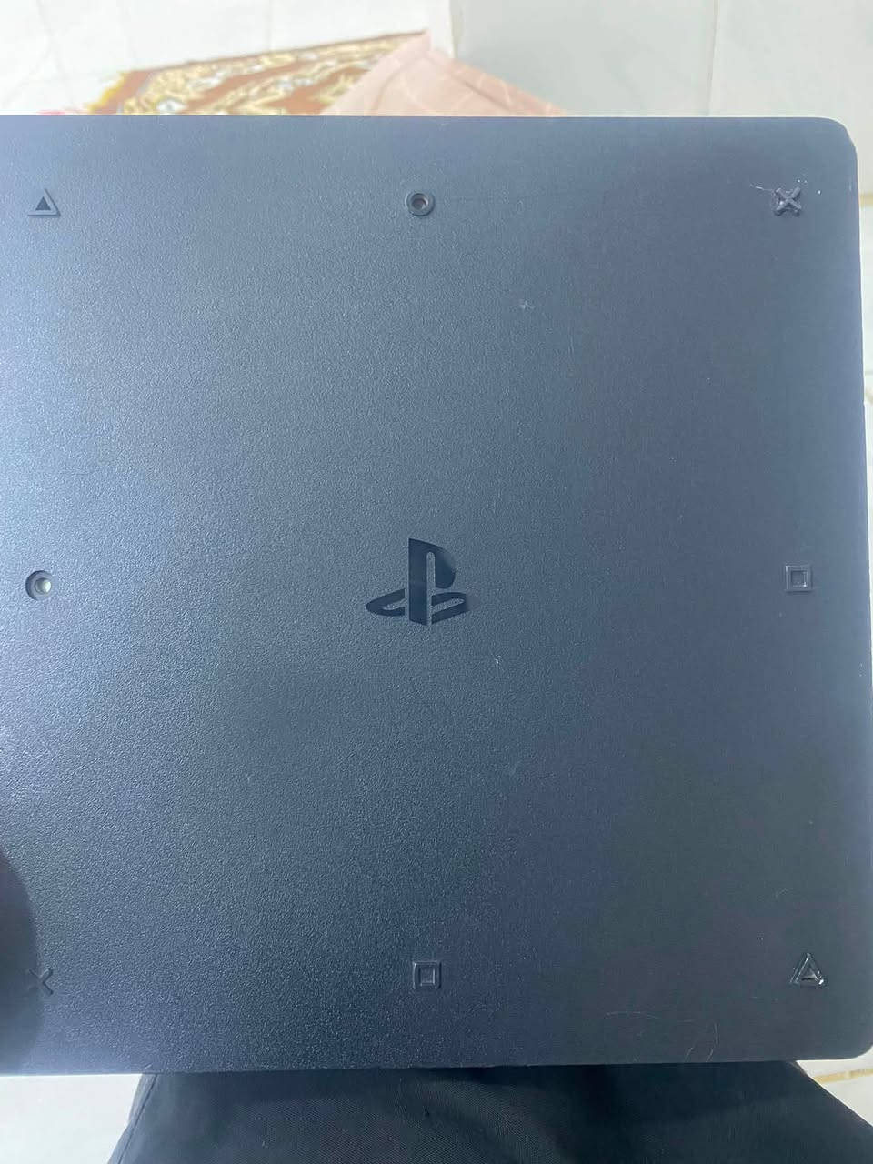للبيع: جهاز PlayStation نوع لبلي (بلي 4 slim online)

الحالة: بحالة ممتازة ونظيف جداً (استعمال نظيف / محافظ عليه).
الملحقات: يدات تحكم 4 (واحدة منهم أصلية والباقي كوبي) مع شاحن يد تحكم وسلك الطاقة وHDMI الأصلي.
الألعاب: قرص كول آف ديوتي الجزء الرابع + قرص باتلفيلد الجزء الأول + حساب في البلي يحتوي على لعبة The Crew 2 (مستوى 188 و47 سيارة) وFIFA 24.

السبب: التغيير / عدم التفرغ.
السعر: 350 ألف دينار.
المكان: البصرة - الجزيرة.

للتواصل: رسائل الخاص أو الاتصال على الرقم (***********)
