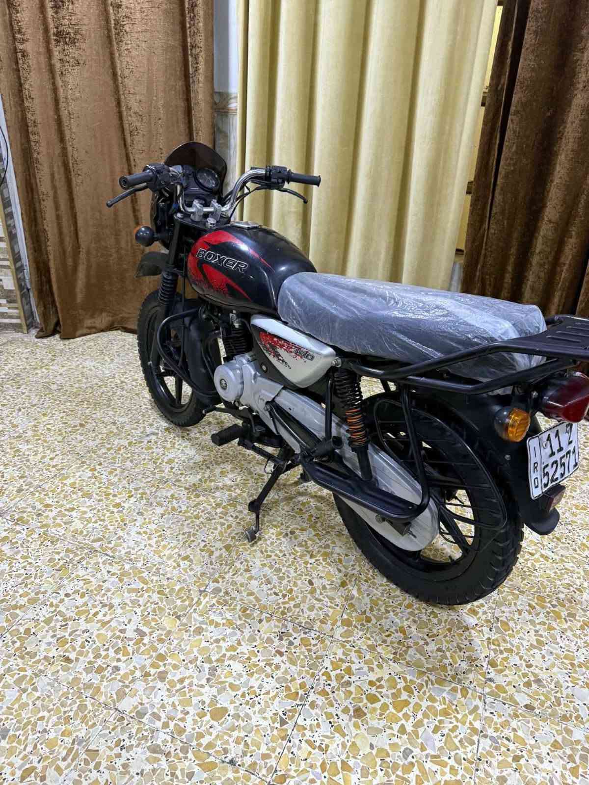 بوكسر جبلي مديل 23رقم بغداد انكليزي سنويه ل 30
شرط تحويل ثاني يوم مشروع وطني 
مكينه مكفوله كفاله عامه جيب  الف فيتر وياك واتكد
كهربائيات كامله من لجميع دراجه  استخدام شخصي
لتكول شبيها مابيها اقرا المنشور وشوف الصور واتصل ***********مكاني بغداد الصابيات
السعر   2و300بيها مجال بسيط
