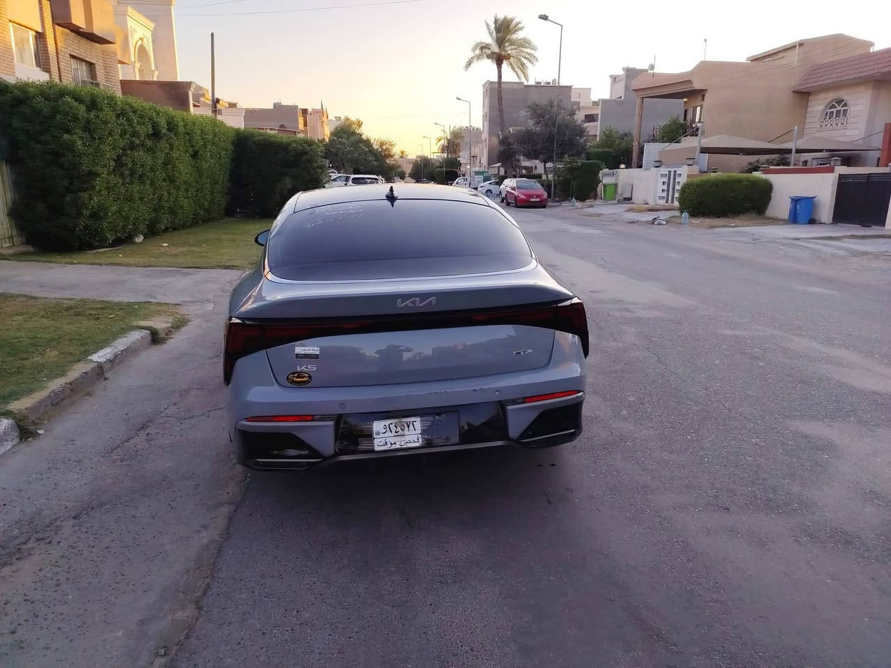 السلام عليكم... كي فايف ٢٠٢٥  فول مواصفات داخل احمر قرميدي...
فتحة سقف بانوراما
ماشية ١٧ الف محرك ٢٥٠٠
كشنات جلد احمر قرميدي
اشارة ترحيب باليدات
لون سمنتي سموك مميز جدا
تدفئة بالمقاعد الامامية
كشن كهرباء
المصابيح الداخلية لمس
بصمة تشغيل وابواب
باختصار(فول مواصفات) وارد امريكي حادثها موضح بالصور
الصفحة اليسرى... تصليح درجة اولى مكان السيارة بغداد
حي الاعلام
الاتصال على الرقم *********** السعر ١٥٣ بدون رقم

