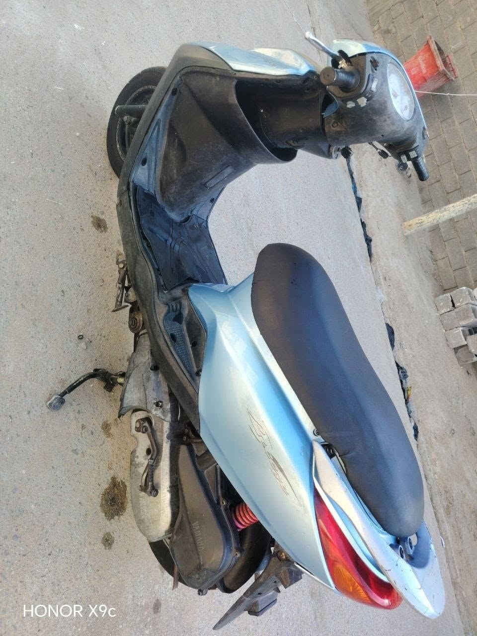 السلام عليكم درجه بريز   بلاديه    جديدة 
 درجه كله بلاديه  خير من الله   شلعه ومعدال شغاله سلف وهندر مكينه خرسه ناعمه  كهربائيات كله شغال شاير يمنه يسره عداد كليو متر شغال الايت عالي ناصي كله شغال بريك مامي خلفي   مكفوله كفاله عامه 
وراق كامله    دراجه اكفله الك سرقه جيب فيتر وتعال 
مكاني بغداد  مدينه الصدر اورفلي 
السعر 650 
***********

