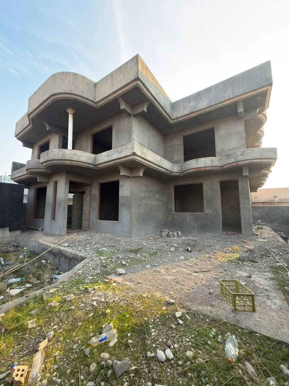 بيت هيكل للبيع بانميل مساحة 356م مأسس كهرباء وماء ومجاري يحتوي على 4 غرف وگراج وحديقة وخدمات وماء فول سند زراعي اي سؤال اتصلو ***********
