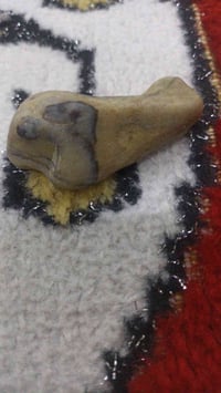 حجر مصور • ولد راكع • ديكور
