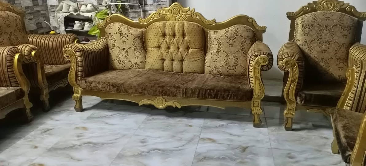 طقم ملكي • ذهبي • ٦ قطع