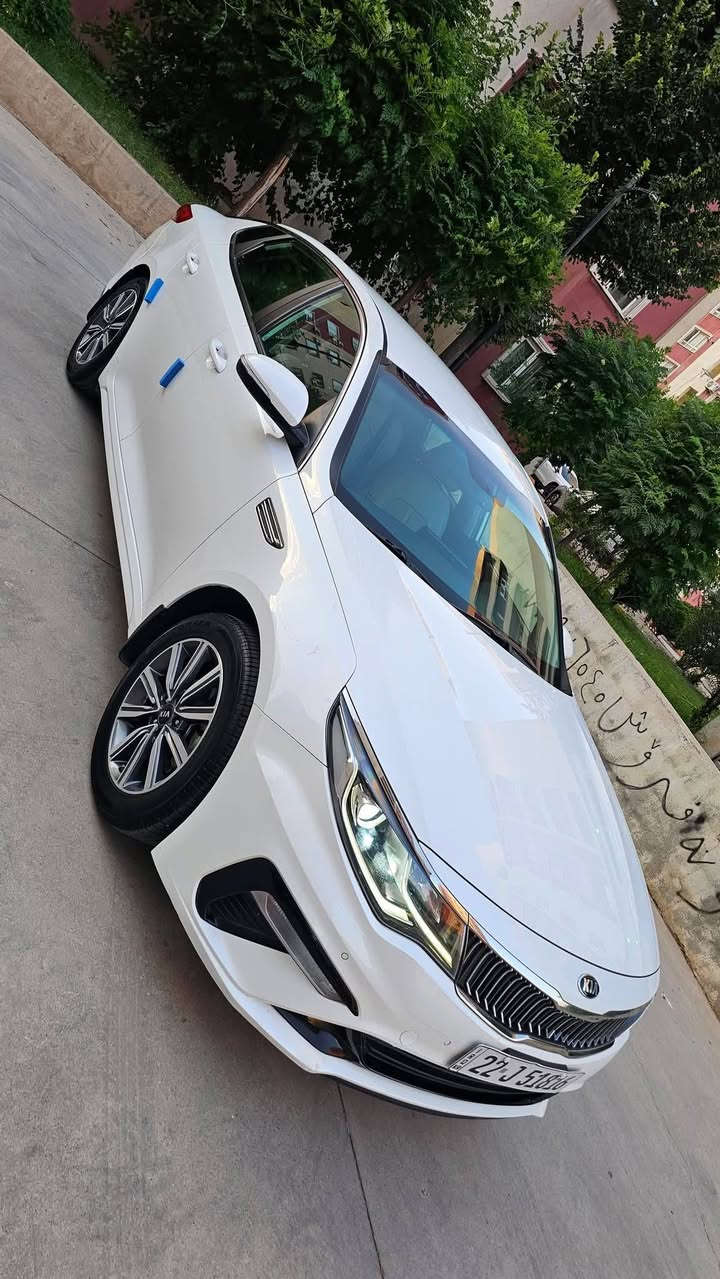 سلام عليكم
كيا اوبتما 2020 خليجي 
ارغب واقوى موديل بالاوبتما
محرك دوش 2400 DOHC دبل صالنصه كير ومكينه 
مكفولات من الفتح ومن كل عيب السياره ماشيه 174
كيلومتر
السياره بيها الصندوك صبغ وبارد مأشر زالسونار بالمنشور 
السياره داخل بيجي 
تبريد مركزي قطعتين امامي خلفي  
تحكمات ستيرن جهتين 
كير اوتوماتيك وعادي 
وشفتات تحكم بالكير على الستيرن 
شاشه كار بلي وكامره خلفيه HD
كشنات تغليف جلد اصلي 
انضمه قياده ايكو وسبورت وكومفورت 
كروس تحديد سرعه
مرايات شفط واشاير بالمري 
مرايه وسطيه فلتر عاكس للضوء 
حساسات امامي خلفي 
لد امامي نهاري 
لايت امامي عدسات متحركه كشافات اماميه 
منضومه زنون ثلجي 
دفيوزر خلفي بلادي 
5ويل كب حجم 17 وبريك 4دسكات 
تايرات جديده حدادياتها ممتازه 
تبريد ثلج 
سبيرها والعده البلاديه مال الشركه وياها 
رقم اربيل الدولي الجديد 
هزه جديده سنويه جديده الى 2030
مكان السياره الكوت مركز المدينة 
السعر 175وبيها مجال حك الجيه 
رقم اربيل بسمي 
الرقم ***********
***********
