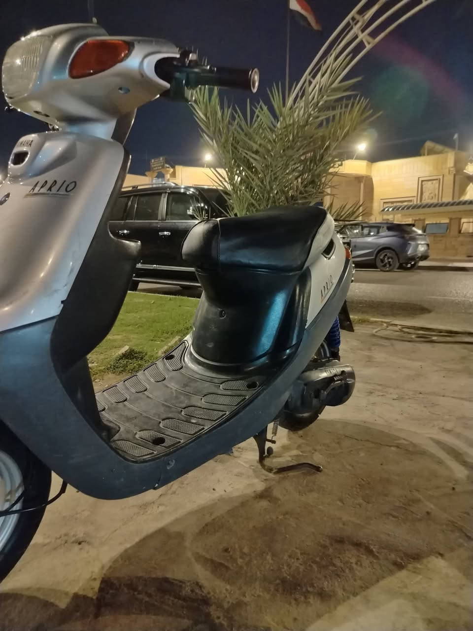 سلام عليكم دراجه بطه للبيع مديل 2000 دراجه ما بيها اي نقص كامله مكينه ناعمه كهربائيات كلها شغاله مكان كربلاء رقم ***********
