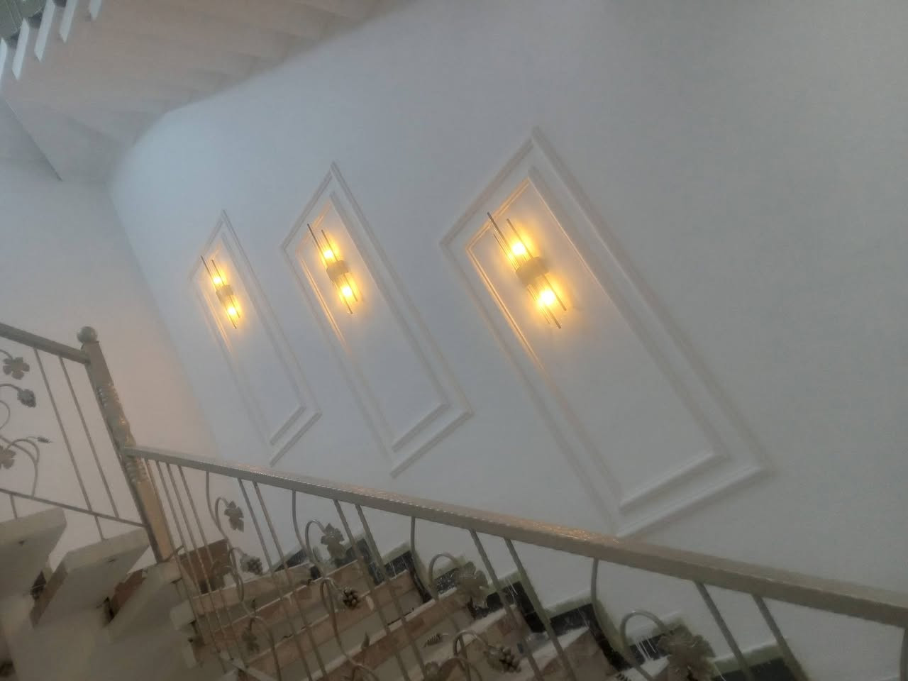 ​💡 الإبداع في عالم الإنارة والكهرباء! 💡
كهربائي محترف بخبرة واسعة يقدم لكم أفضل الخدمات لتنفيذ وتصميم أحدث الديكورات الضوئية:
●​إنارة البروفايل 
●جميع أنواع الإنارات
●​تأسيس وتشطيب: أعمال كهربائية متكاملة بضمان، أمان عالٍ، واهتمام بأدق التفاصيل
《​دقة في المواعيد، جودة في التنفيذ، وأسعار تنافسية!
​📞 للتواصل والحجز:ابو جنيد [***********]

