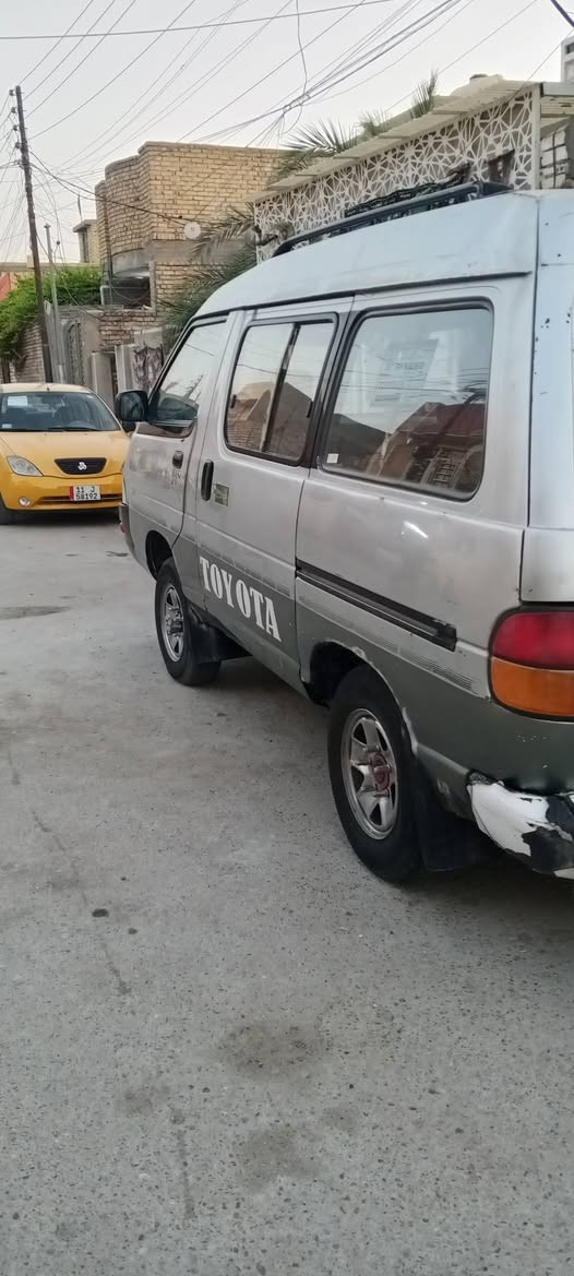 السلام عليكم فارة للبيع موديل 96سيارة فحل فور ويل محرك vvt بيها خيط تبخير  تخم تاير جديد كهربائيات شغالة حدادة نضيفة الداخل جديد مدوشمة كلها دشبول جديد مابي اي نقص رقم السياره بغداد حمل ترهم مراوس سيارة صفرة *********** السعر 25
