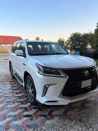 للبيع لكزس LX570 موديل 2017  🚘 الموديل: Lexus LX570 📅 السنة: 2017 📍 ال...