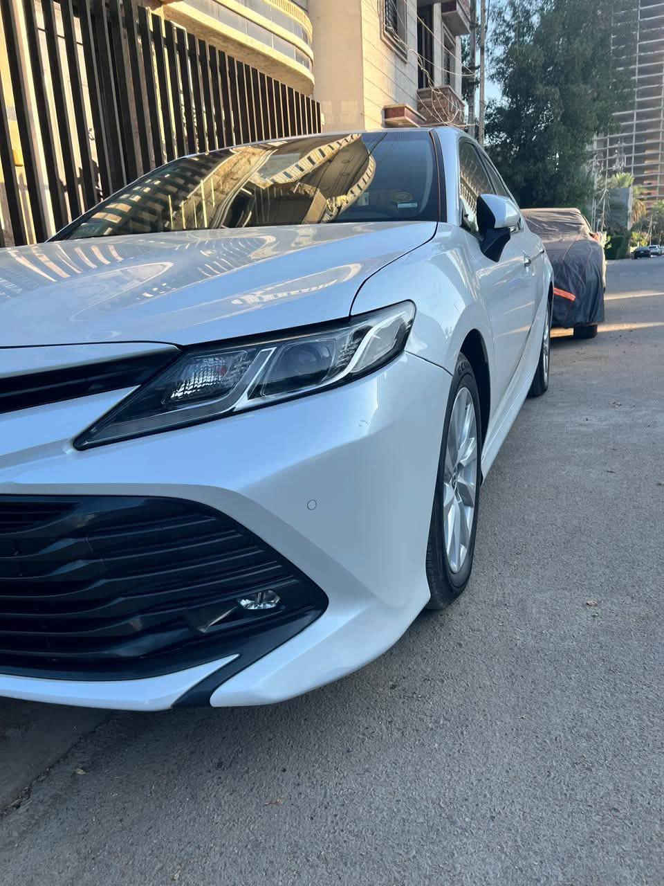 السلام عليكم
تويوتا كامري
موديل 2020
 وكالة ساز
فئة GLE
فول مواصفات
سلايد
بصمة
بردة خلفية
شاحن واير لس
حساس امامي خلفي
شاشة
كاميرا
تحكم ستيرن
كشن كهرباء
محرك 2500 بانزين
ماشية 24 الف كيلو حقيقي
رقم بغداد
مكفولة من الصبغ والحادث والبارد والشخوط
السعر اكتب تم يوصلك
للاتصال ***********
